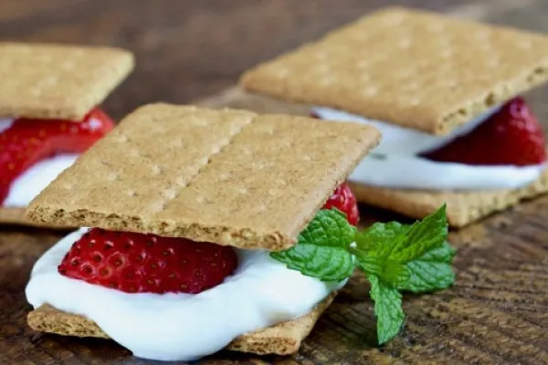 Çilekli s'more