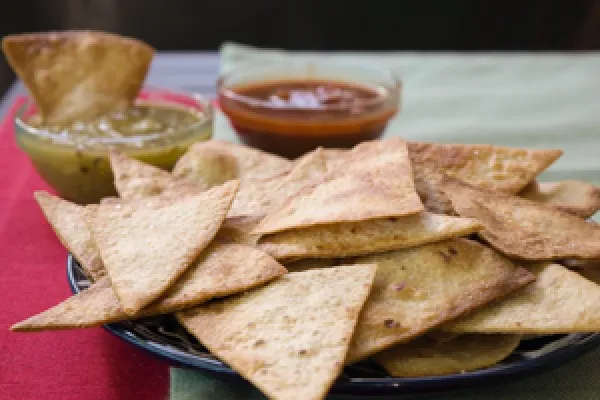 Fırında tortilla cipsi