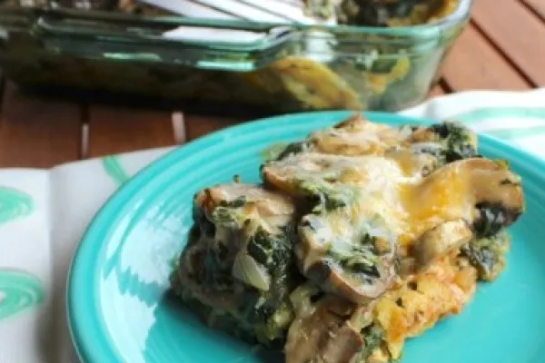 Ispanaklı ve mantarlı enchilada güveci
