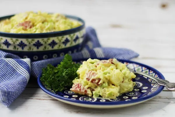 Kırmızı patates salatası