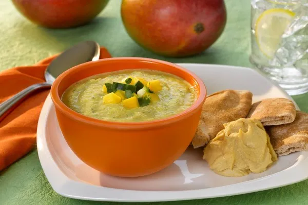 Mangolu salatalık çorbası