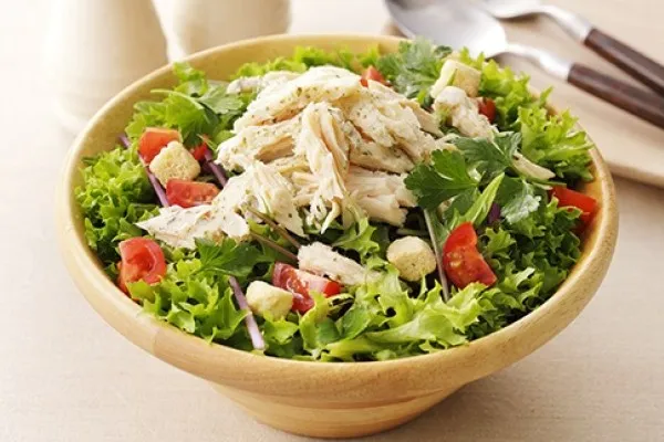 Portakal sosuyla hindi salatası