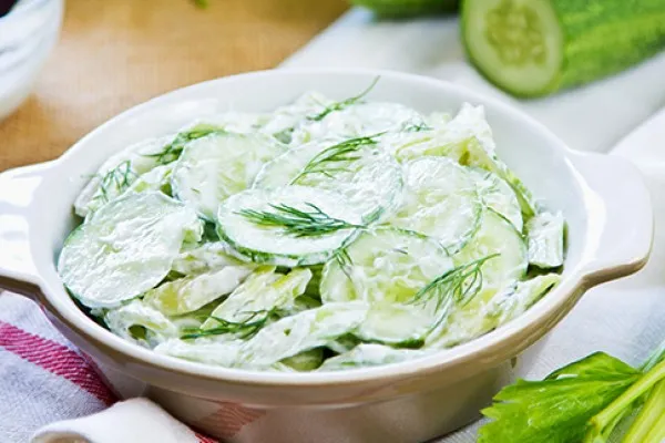 Salatalık salatası
