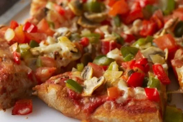 Sebzeli pizza pita cebi