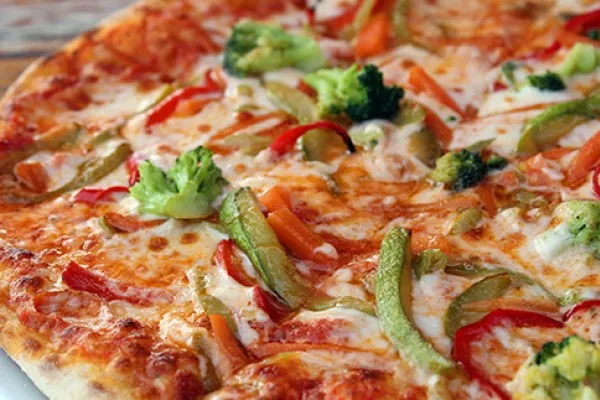 Sebzeli pizza