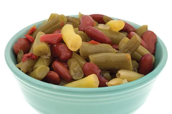 Üç fasulye salatası