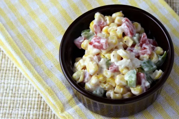 Yağsız ranch soslu mısır salatası